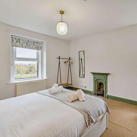 4 Bed In 95739 Holiday home *