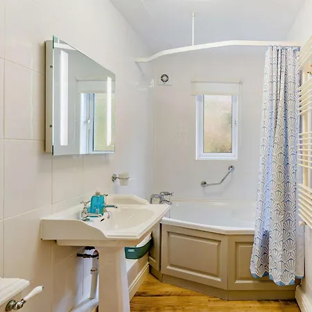 4 Bed In 95739 * Бассентуэйт